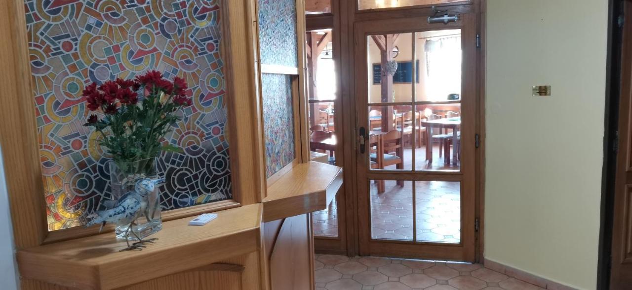 Hotel Zlaty Potok Nicov  المظهر الخارجي الصورة