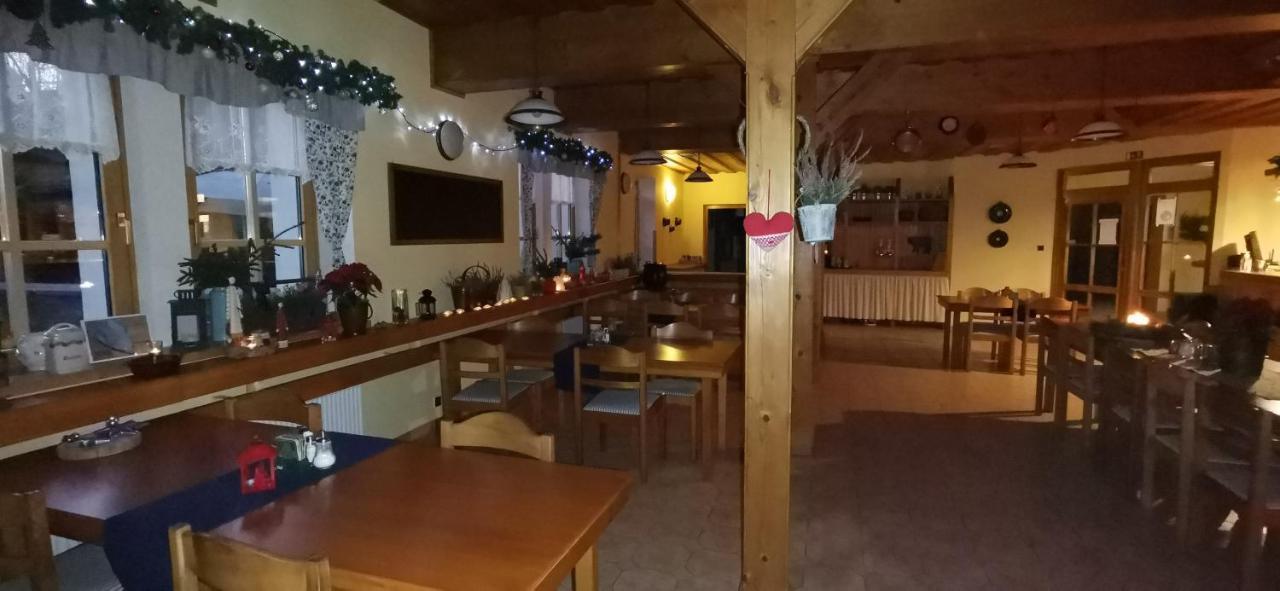 Hotel Zlaty Potok Nicov  المظهر الخارجي الصورة