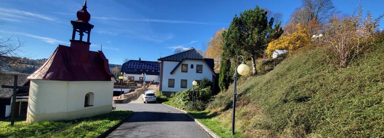 Hotel Zlaty Potok Nicov  المظهر الخارجي الصورة