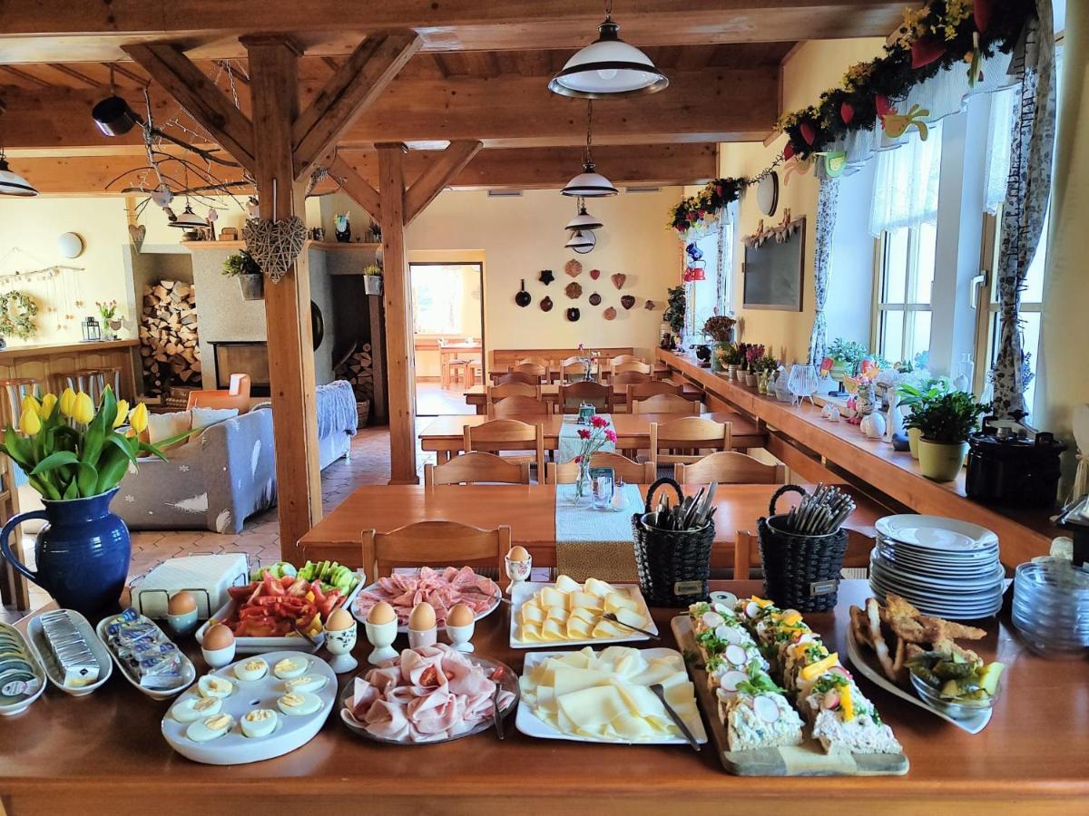 Hotel Zlaty Potok Nicov  المظهر الخارجي الصورة