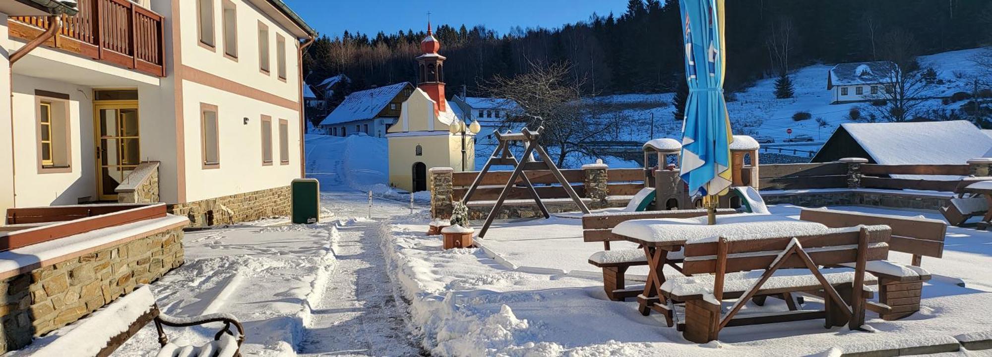 Hotel Zlaty Potok Nicov  المظهر الخارجي الصورة