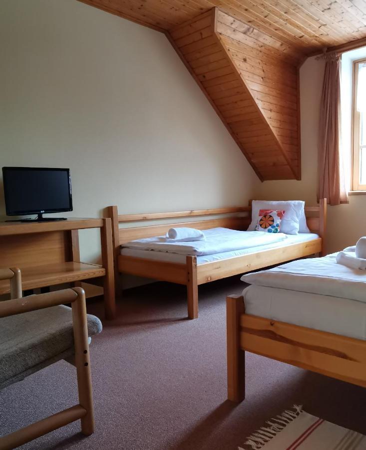 Hotel Zlaty Potok Nicov  المظهر الخارجي الصورة
